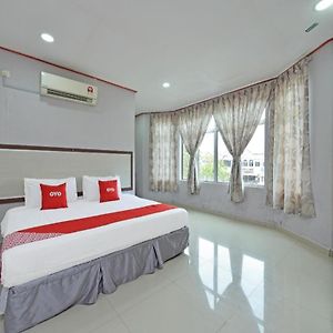 Super Oyo 818 Hotel 11